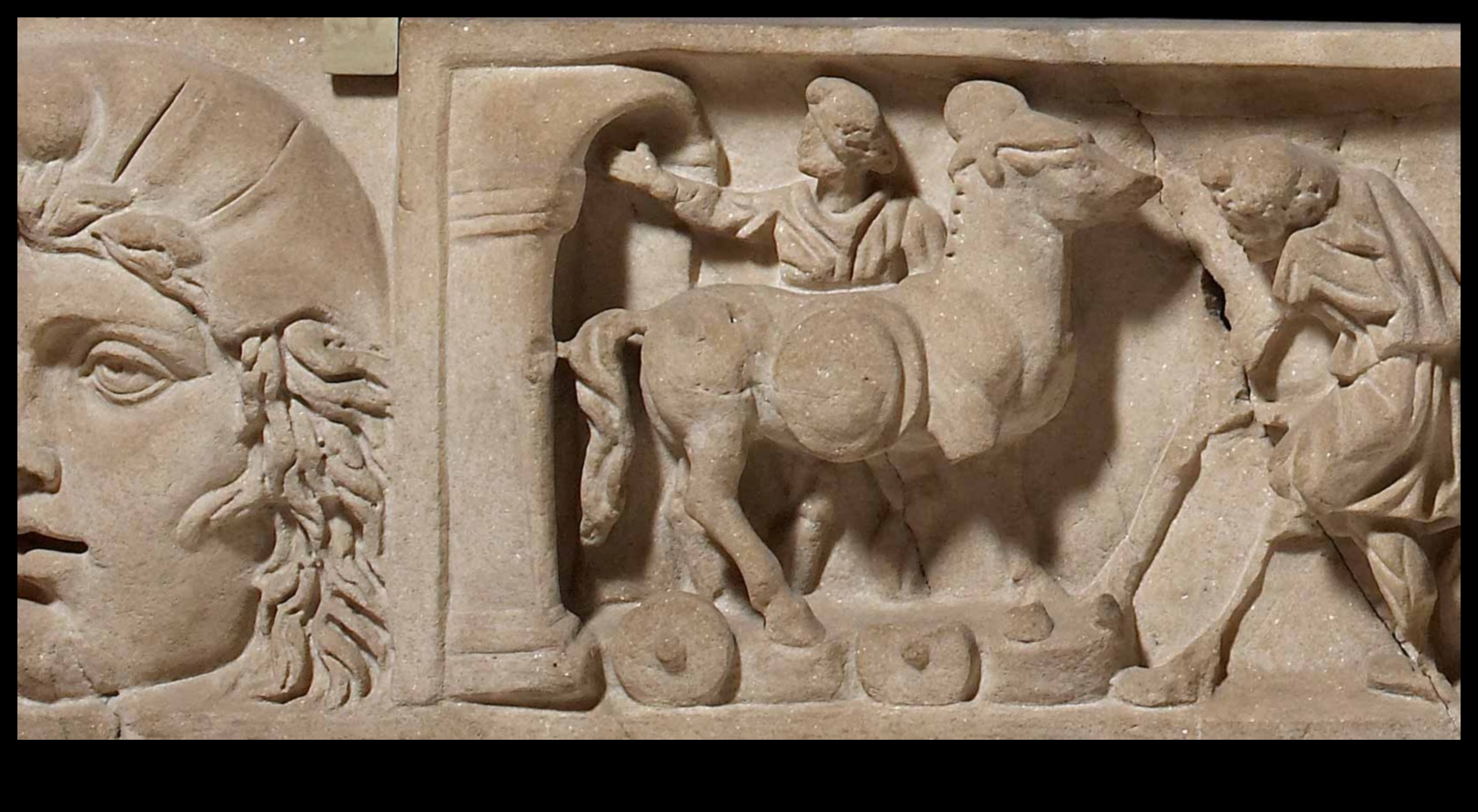 حرب طروادة: إرث ثقافي من خلال الفن 3 حكايات طروادة: التفسيرات الفنية للحرب الملحمية