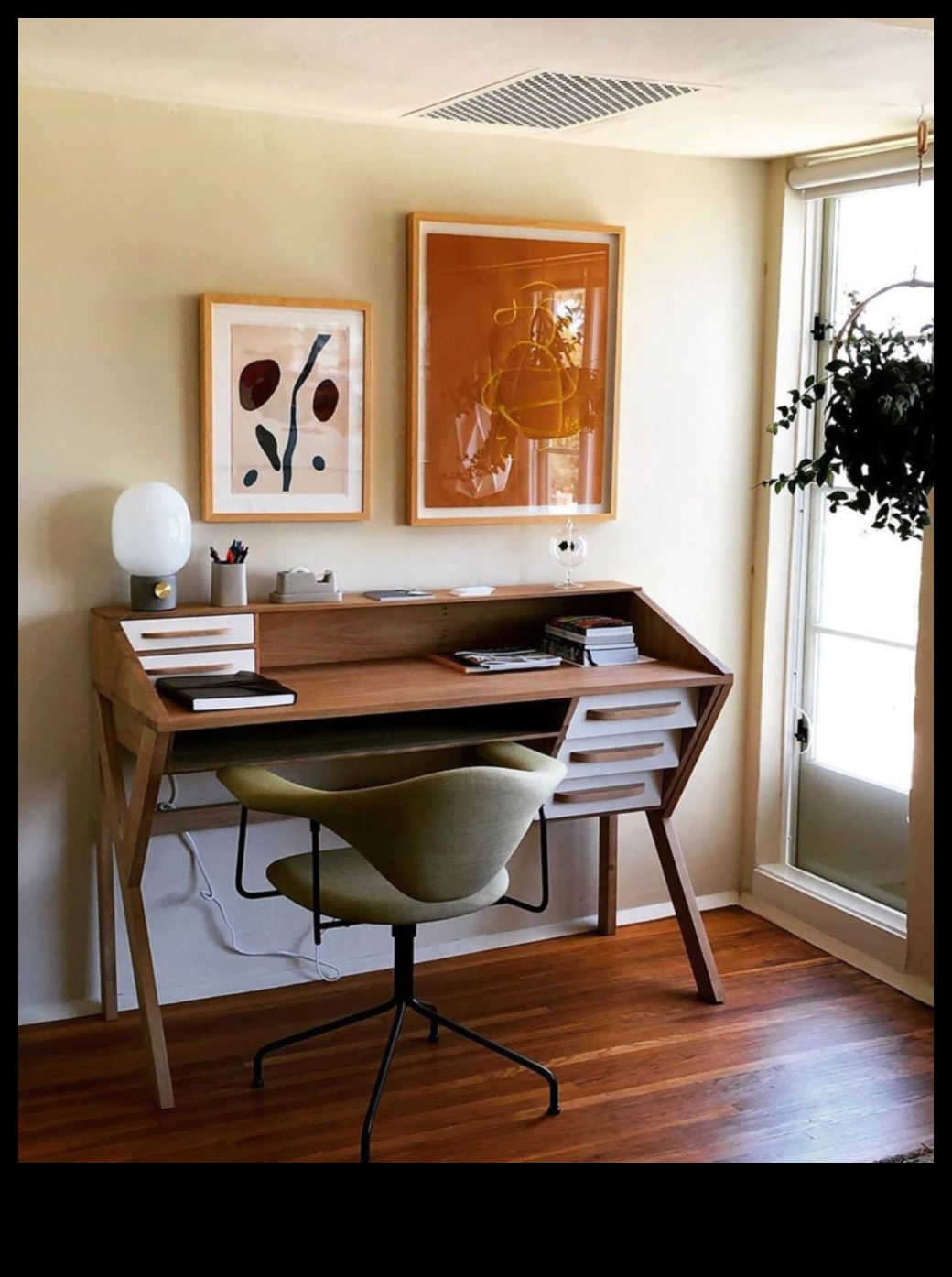 كيفية تصميم مكتب حديث في منتصف القرن بأفكار ديكور لمساحة عمل أنيقة؟