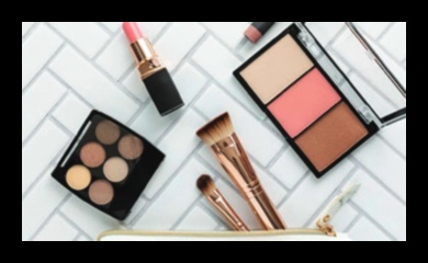 مستحضرات إخفاء العيوب التي توفر الوقت: نصائح سريعة للاستخدام في أوقات الصباح المزدحمة