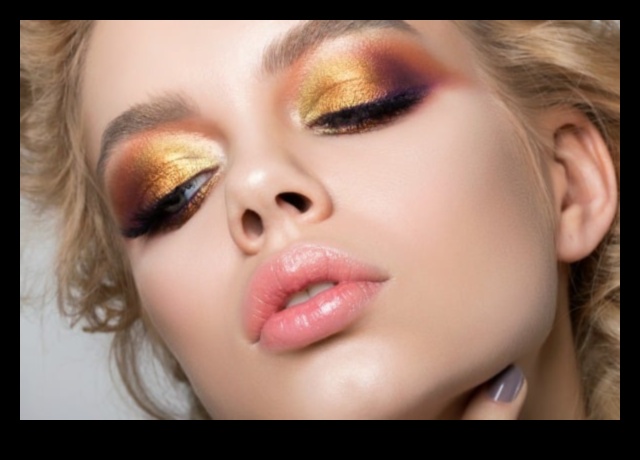 Glitter Glam: أضف البريق إلى روتين مكياجك باستخدام ظلال العيون اللامعة
