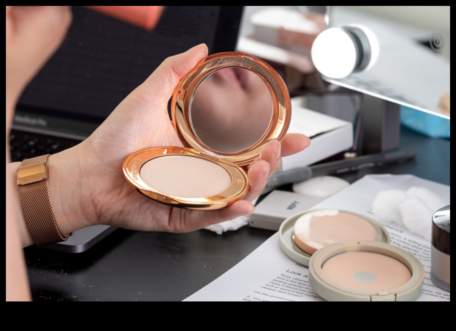 لمسة نهائية خالية من العيوب: كيفية الحصول على مظهر جاهز للتصوير باستخدام المساحيق